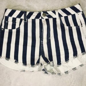 refuge | cutee cut-off | shorts